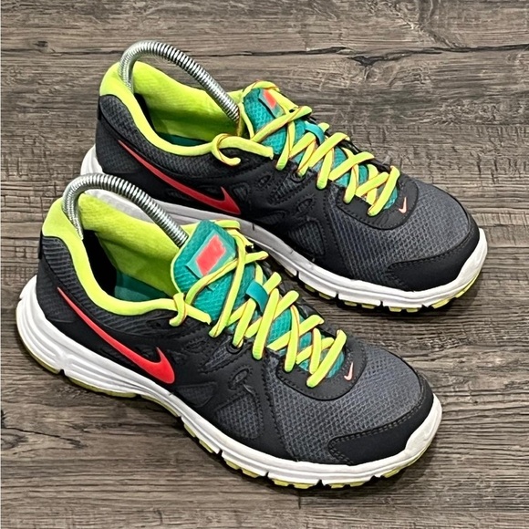 Nike Revolution 2 Sneakers Gray Women’s 7 Neon Green Runners 554900 026 - Picture 9 of 15